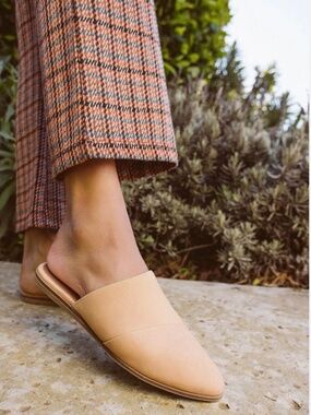toms jutti mule leather slides blush nude pointed toe flats size 8